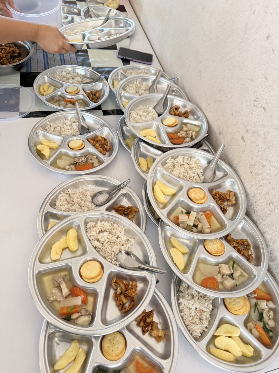 เข้าตรวจเยี่ยมประเมินคุณภาพการศึกษาและติดตามตรวจสอบประเมินการดำเนินงานโครงการอาหารกลางวัน ของศูนย์พัฒนาเด็กเล็กบ้านไสขุนอินทร์