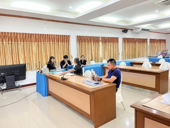 เมื่อวันที่ 26 กุมภาพันธ์ 2569 เวลา14.00น. ณ ห้องประชุมขุนกุณชร เทศบาลตำบลช้างซ้าย
นายชูชัย อุดมศรีโยธิน นายกเทศมนตรีตำบลช้างซ้าย ปลัดเทศบาล รองปลัดเทศบาล หัวหน้าส่วนราชการ รับฟังการนำเสนอระบบพัฒนาเมืองอัจฉริยะ ระบบจัดเก็บค่าธรรมเนียมขยะ และระบบอื่นๆ จากบริษัท Bedrock  เพื่อพิจารณาเลือกใช้สำหรับบริการประชาชนต่อไป