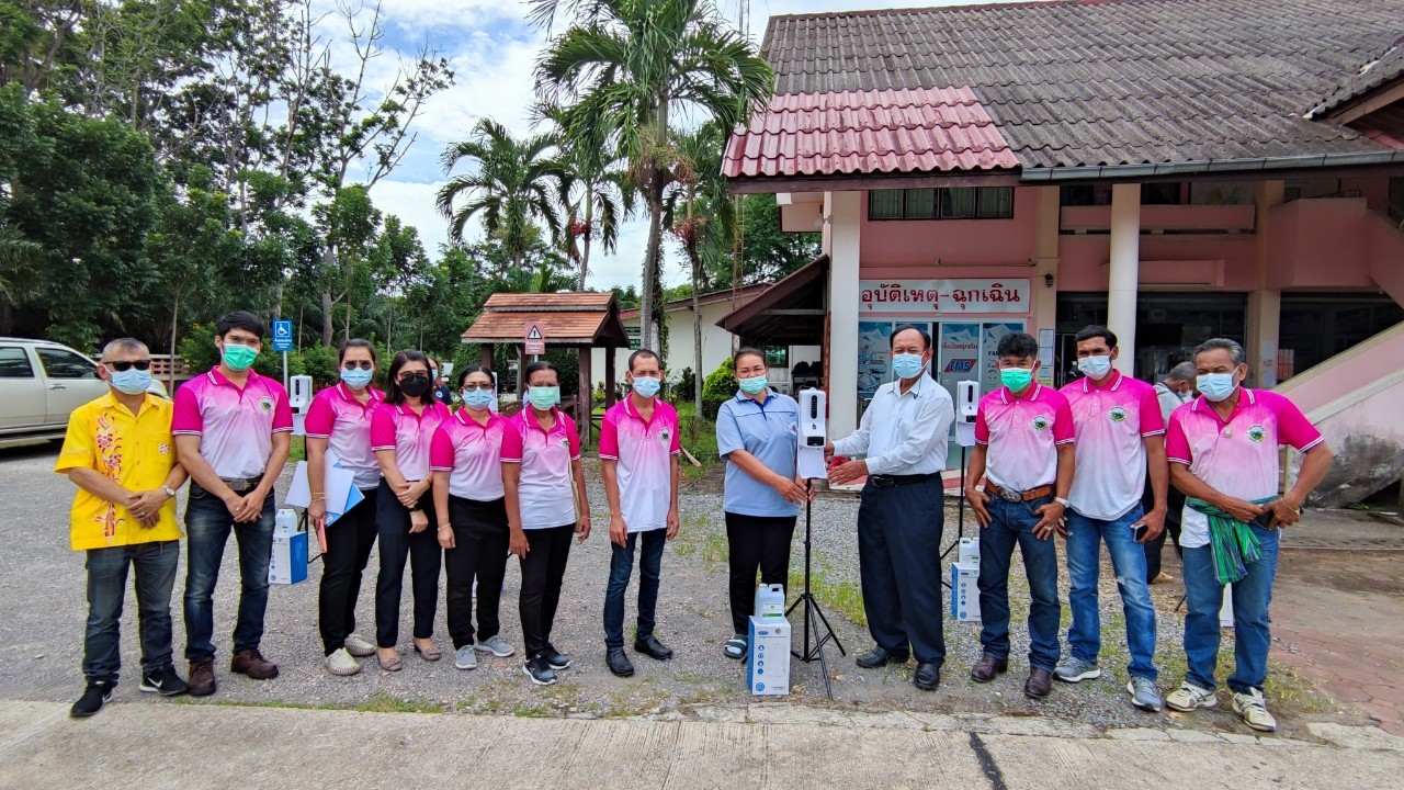 ประมวลภาพกิจกรรมมอบเครื่องวัดอุณหภูมิ พร้อมเจลล้างมืออัตโนมัติ 